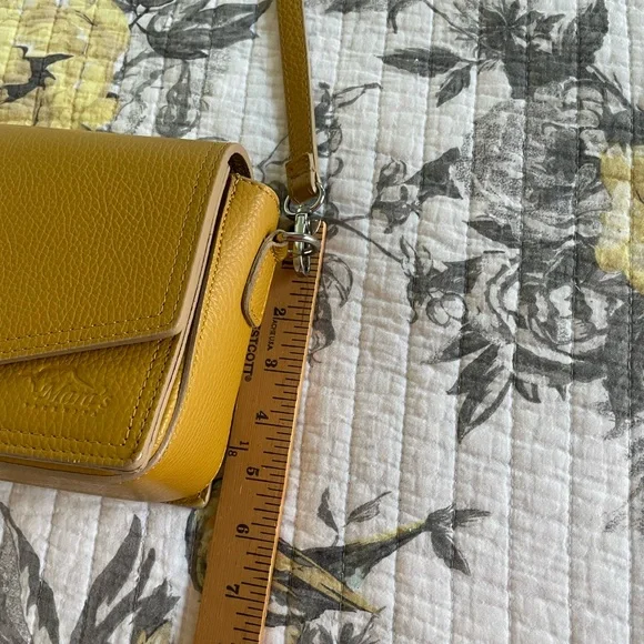 Mara’s Cross body bag in mustard /yellow leather - Picture 10 of 14